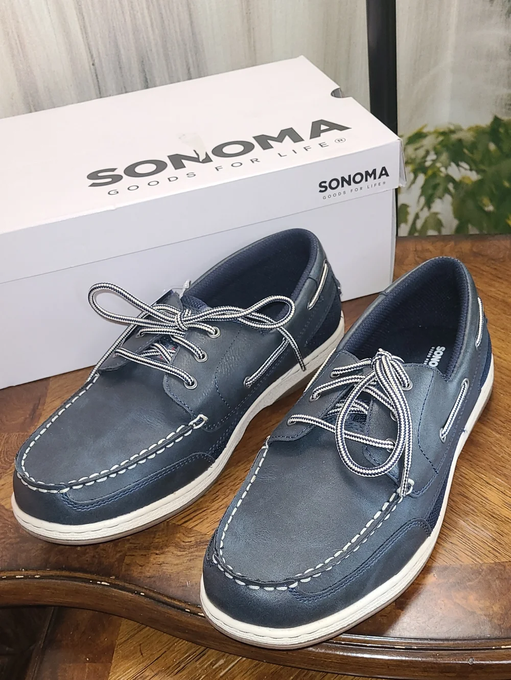 New in box! Sonoma Darcey Mens 10 Navy Faux Leather Lightweight Boat Shoes